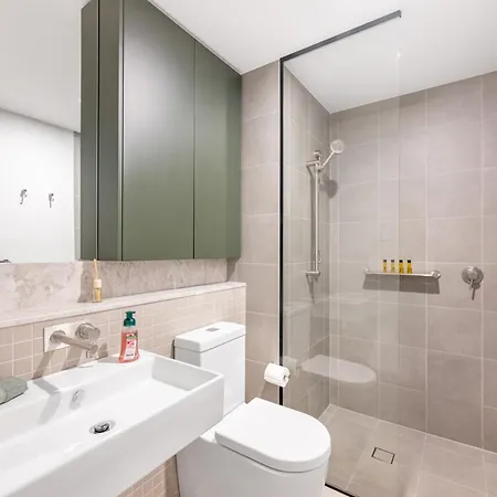 Central Located 2 Bedroom Apartment In Canberra With Parking Exterior photo